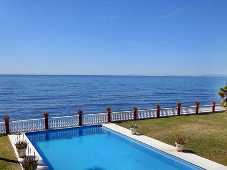 6 bedroom luxury Villa for rent in Guadalmina baja, Marbella, Malaga, Andalusia - Photo 5