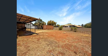 2 Bedroom home with HEAPS of parking - Photo 5