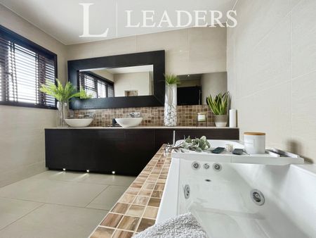 4 bedroom detached to rent Powers Hall End, Witham - Photo 5