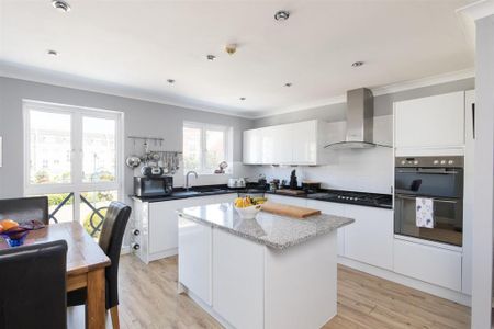 4 bedroom townhouse to rent - Photo 4