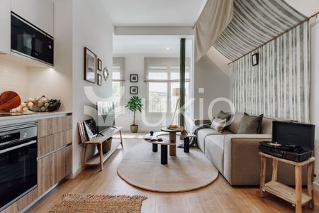 4 room luxury Apartment for rent in Madrid, Community of Madrid - Photo 2