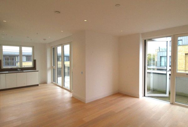 3 bed flat to rent - Photo 1