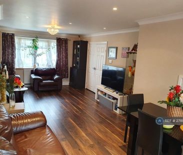 3 bedroom end of terrace house to rent - Photo 1