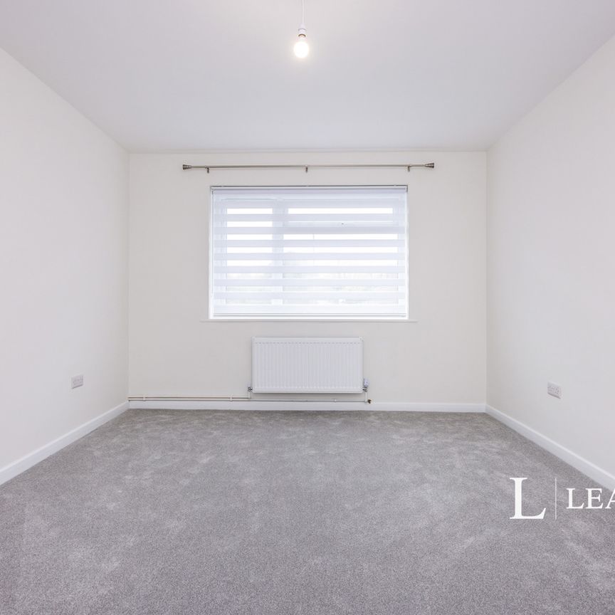 2 bedroom apartment to rent Berkeley Court, London Road, GU1 - Photo 1