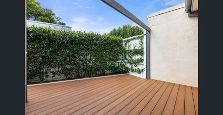 Effortless Living, Charm and Convenience - Photo 4