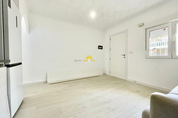 ONE-BEDROOM CHALET – SAN FULGENCIO, ALICANTE - Foto 1