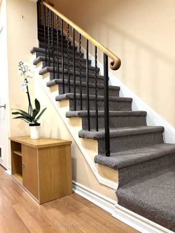 For Lease - 3025 Cedarglen Gate Unit# 63, Mississauga, Ontario - Photo 3