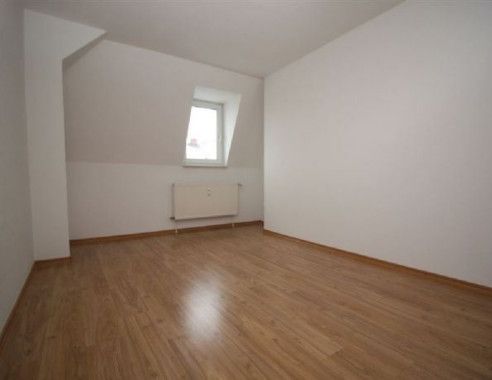 Helle Dachgeschoßwohnung mit Balkon in ruhiger Stadtrandlage!! - Photo 1