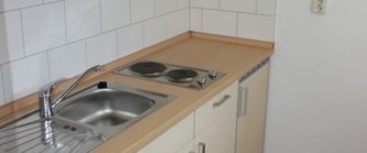 Einzug ab 01.03.2026 möglich. Gemütliche Singlewohnung in ruhiger Wohnlage mit Balkon und Aufzug! - Foto 1