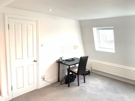 2 Bed Maisonette, Farlton Road, SW18 - Photo 2