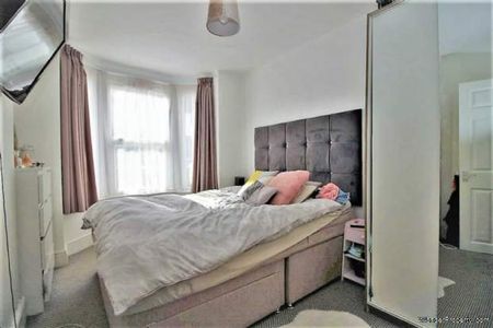 3 bedroom property to rent in Reading - Photo 4