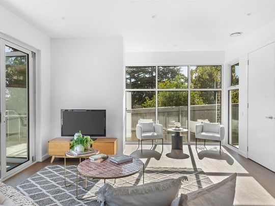 3/4 Hyton Crescent, Kew VIC 3101 - Photo 1