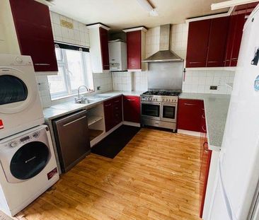 1 bedroom in a house share to rent - Photo 4