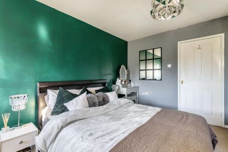 2 bedroom end of terrace house to rent - Photo 5