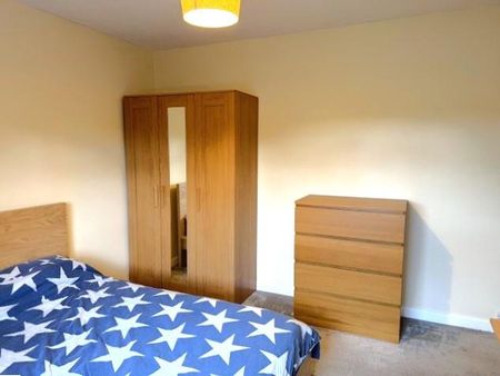 22 Almond Close, GuildfordProperty for lettings - Seymours - Photo 5