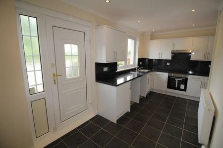 2 bedroom end of terrace house to rent - Photo 5