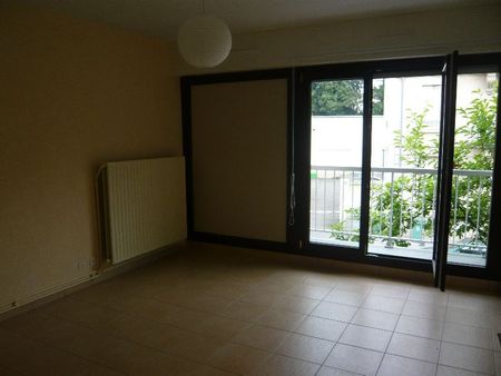Location Appartement 1 pièce 26m² - Photo 3