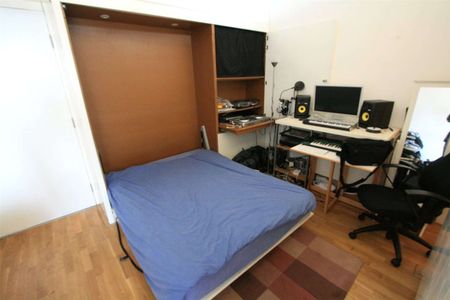 Available July | Top Floor | Fully Furnished | Studio Apartment | Balcony | Within Walking Distance of The City Centre - Photo 2
