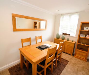 4 bedroom detached house to rent - Photo 3