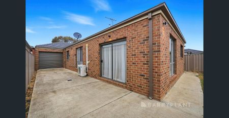 Charming Family Home - Photo 5