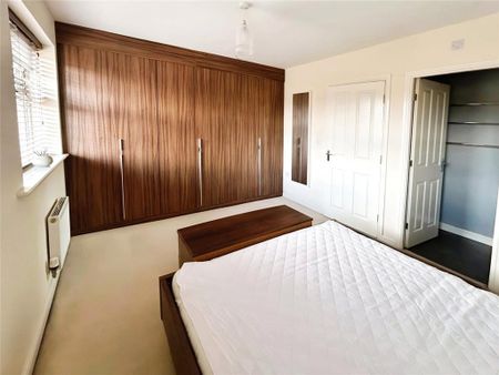 4 bedroom end of terrace house to rent - Photo 5