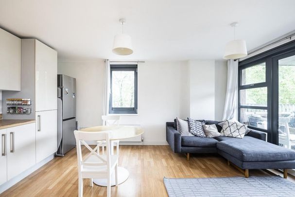 1 bedroom flat to rent - Photo 1