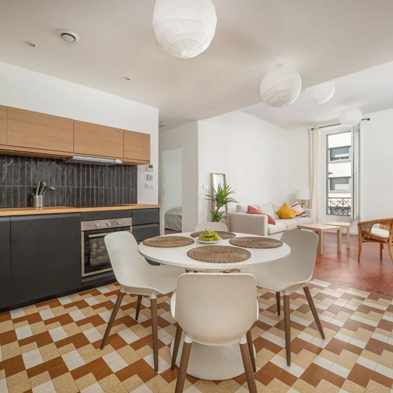 Location Appartement 5 pièces Meublé 92m² MARSEILLE 3ème - Photo 1