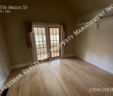 3 bed, 1 bath FULL HOUSE located Downtown Regina, SK - Photo 1