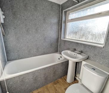 2 bedroom end of terrace house to rent - Photo 5