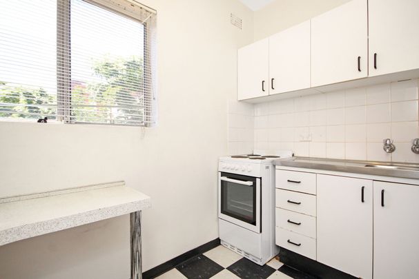 Nice Studio Apartment in Super Convenient Location – Great Value - Photo 1