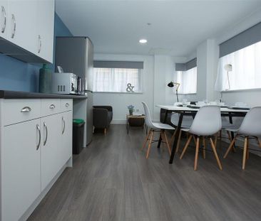 1 bedroom in a flat share to rent - Photo 6