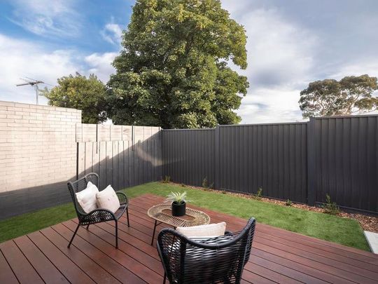 7 Medfield Avenue, Avondale Heights VIC 3034 - Photo 1