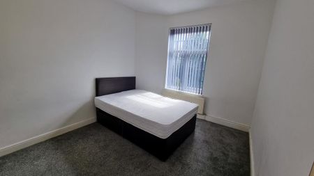 3 bedroom terraced house to rent - Photo 3