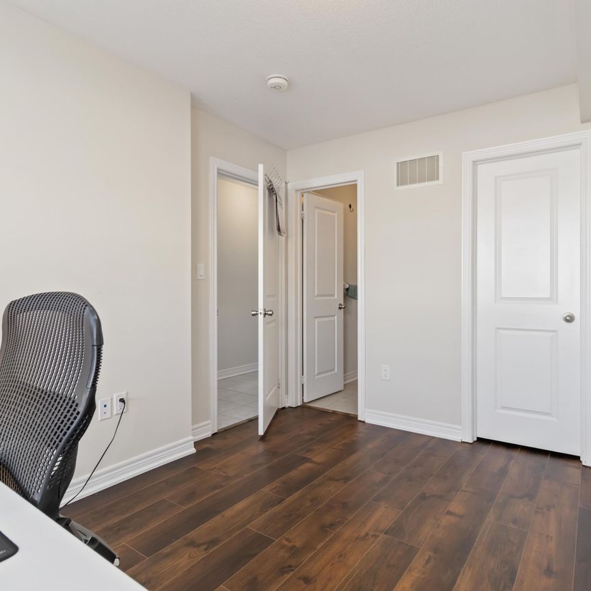 For Lease - 11 Finegan Circle, Brampton, Ontario - Photo 1