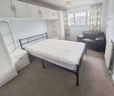 Ploughmans Holt, Southam, Warwickshire, CV47 - Photo 2