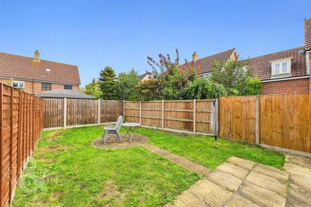 3 bedroom semi-detached house to rent - Photo 5