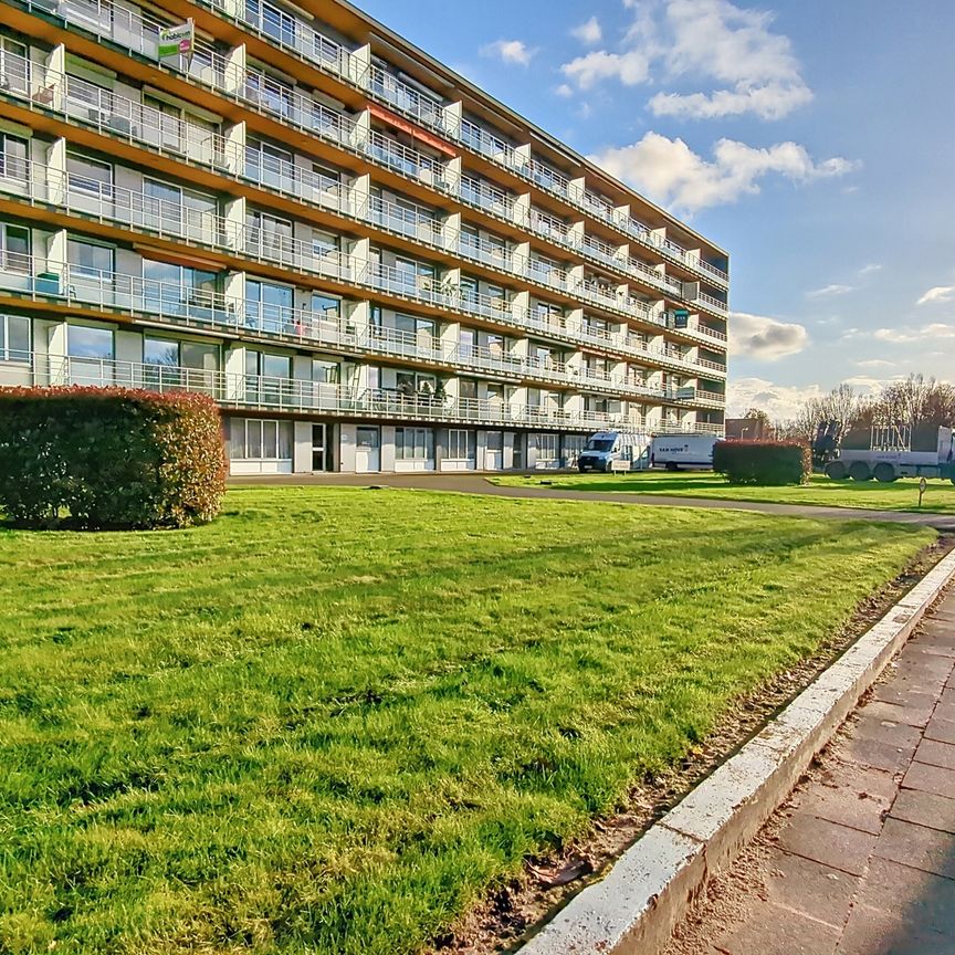 GOED GELEDEN APPARTEMENT MET 2 SLAAPKAMERS & AUTOSTAANPLAATS - Photo 1