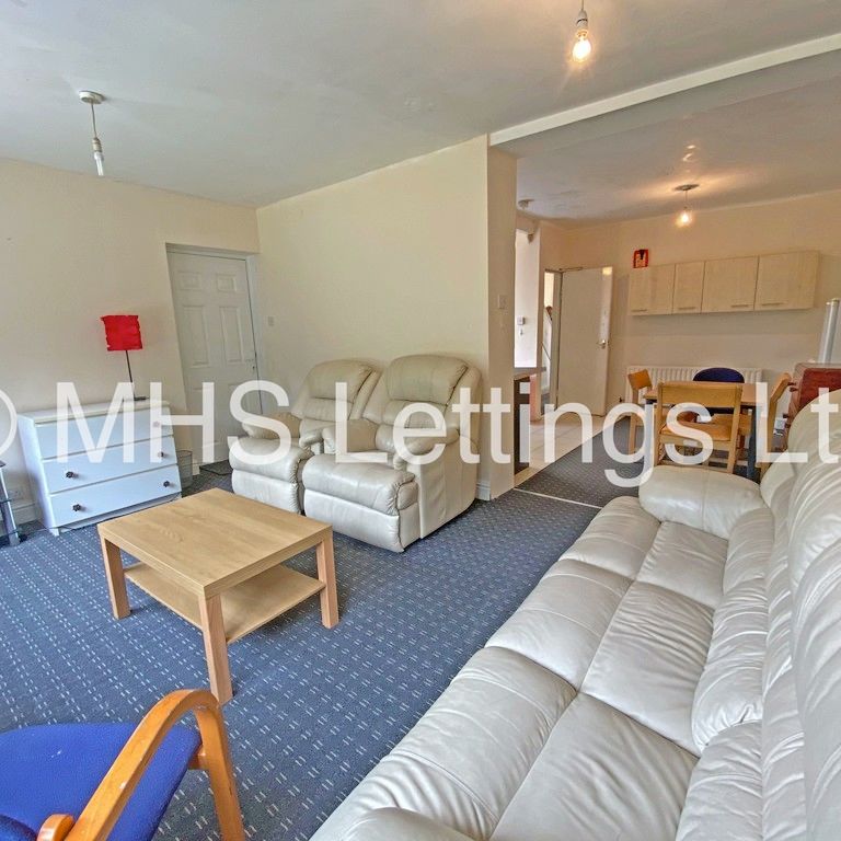 8 Trenic Crescent, Leeds, LS6 3DL - Photo 1