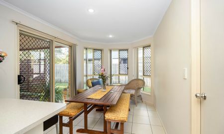 A QUALITY HOME OFFERING COMFORT, SPACE & CONVENIENCE - Photo 2