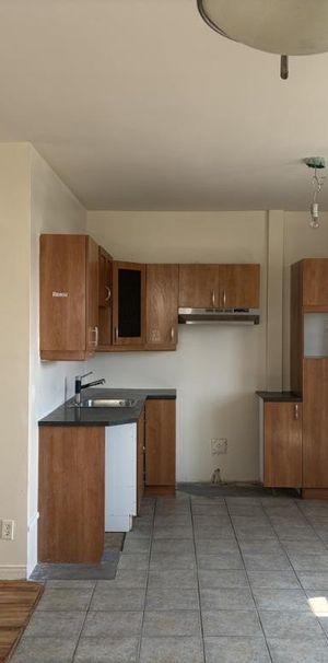 🏠 GRAND 4½ RÉNOVÉ — 2 CHAMBRES FERMÉES — SEPTEMBRE OFFERT - Photo 1