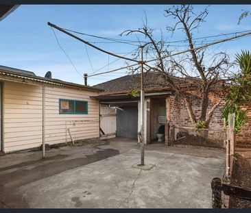 Well-Located Victorian Home Just Moments from Victoria University! - Photo 5