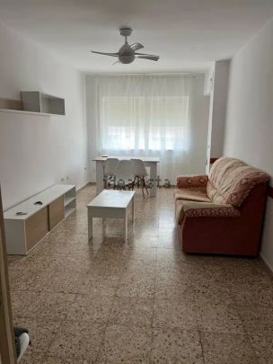 Alquiler de piso en Calle Jazmines, 3 - Photo 1