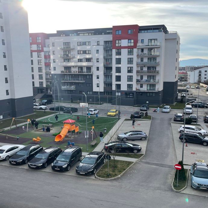 Chirie apartament 2 camere Maurer Residence cartier Tractorul Brasov mobilat si utilat complet loc de parcare inclus - Fotografie 1