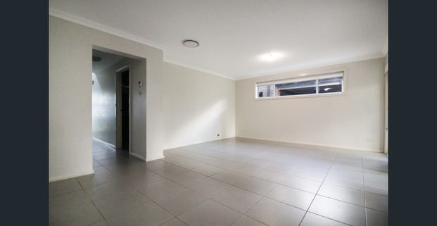 Charming 3 Bedroom Home! - Photo 1