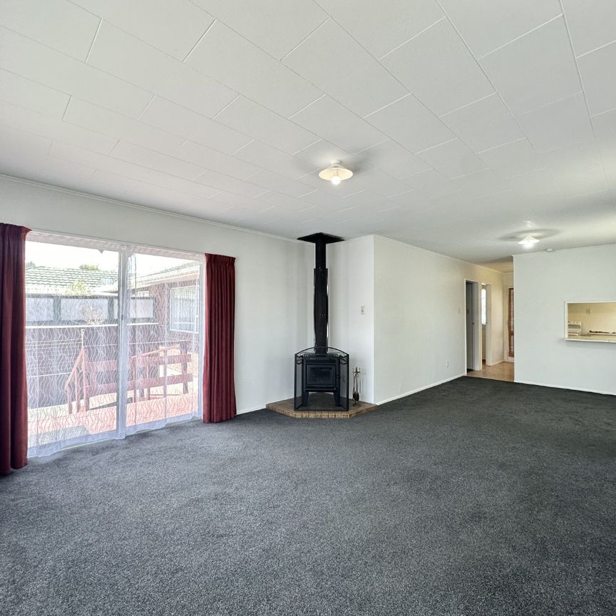 3 Bedroom Home in Brown Owl - Photo 1