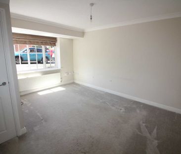 3 bed Semi-detached House - Photo 1