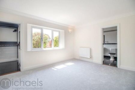 5 bedroom detached bungalow to rent - Photo 4