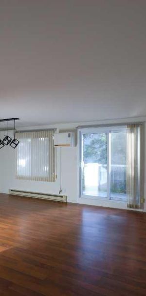 Condo à louer – Grand 4 ½ rénové à Sainte-Foy, secteur Campanile - Photo 1