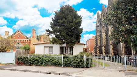 FULLY RENOVATED GEM IN THE HEART OF FITZROY NORTH - Photo 4