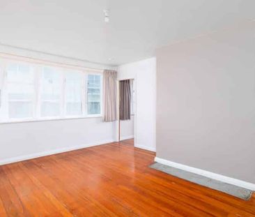 Three Bedroom Home On Keppel Street! - Photo 4